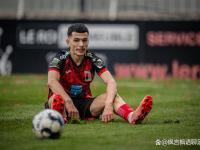 费耶诺德训练开放日，清晨远射贴柱引欢呼，NBA常规赛在即，训练强度明显提升 -开云娱乐官网